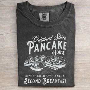 NWT LOTR T-Shirt Large Hobbit Humor